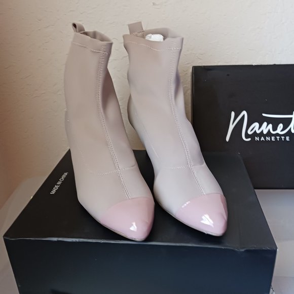 Nanette Lepore Lilac colored short sock fitting booties. Women's size 8. - Picture 1 of 11